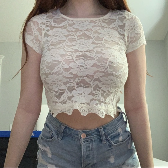 Aritzia Dilema lace cream crop top - Picture 1 of 3